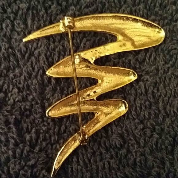 Free Form Pin - Picture 2 of 4